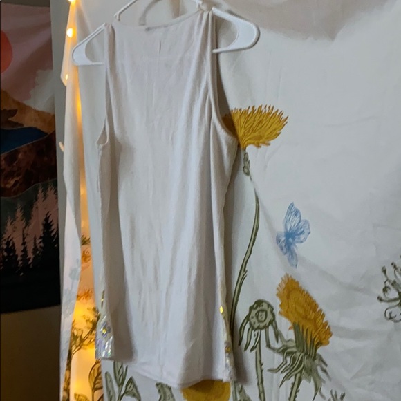 Tank - Picture 3 of 3